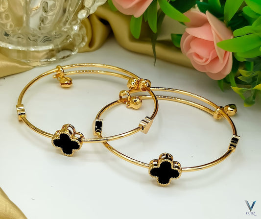 Elegant Clover &amp; Heart Charm Bangles – Pair of 2 | Skylar Jewellery
